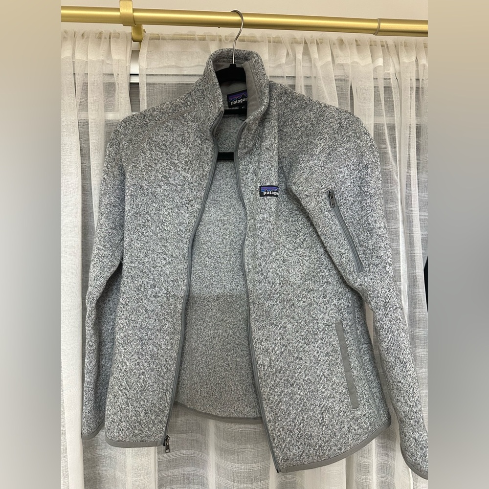 PATAGONIA women’s zip up sweater